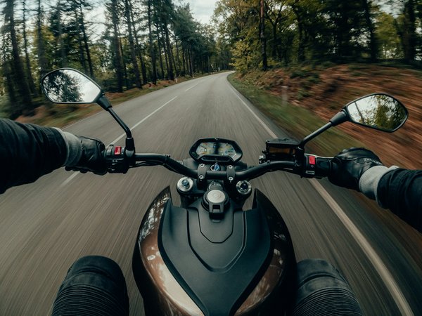 Les défis de la conduite de moto en altitude et comment les surmonter